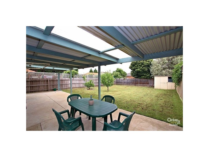 6 Gathray Court, Roxburgh Park VIC 3064
