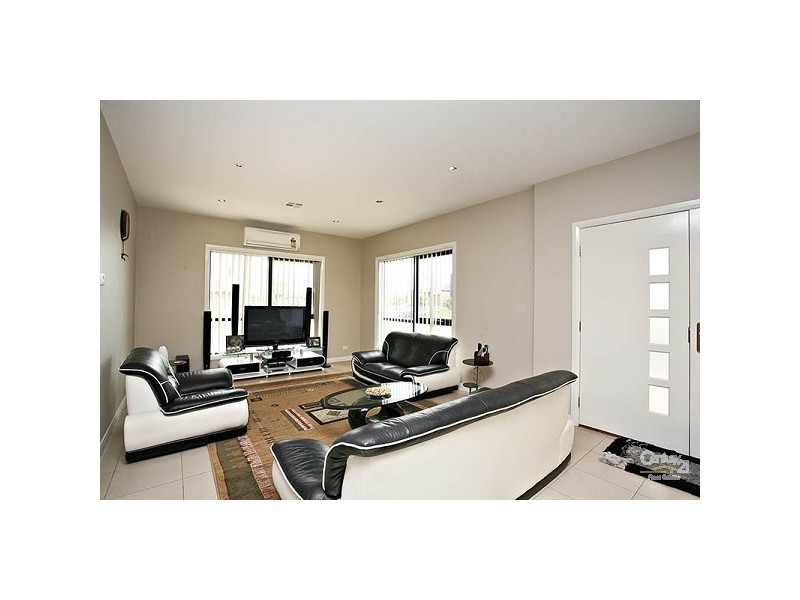 2 Acland Street, Craigieburn VIC 3064