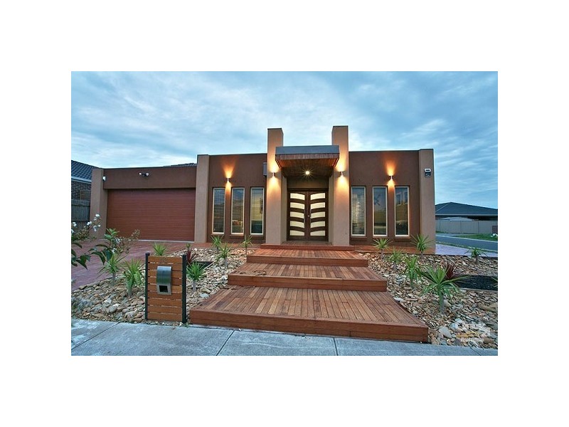 42 Villawood Ave, Roxburgh Park VIC 3064