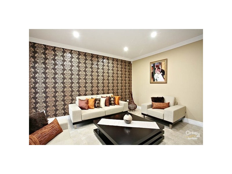 42 Villawood Ave, Roxburgh Park VIC 3064