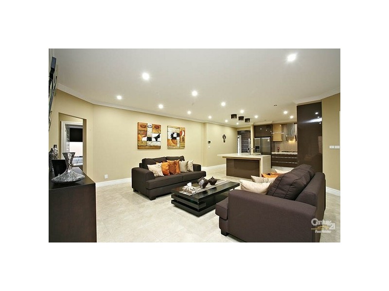 42 Villawood Ave, Roxburgh Park VIC 3064