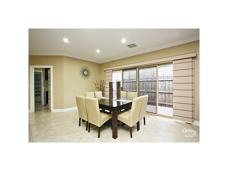 42 Villawood Ave, Roxburgh Park VIC 3064