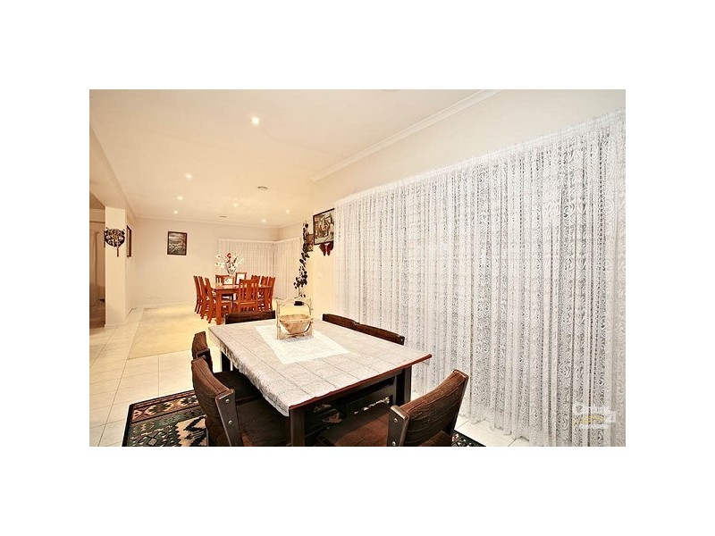2 Deauville Green, Craigieburn VIC 3064