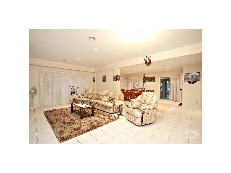 2 Deauville Green, Craigieburn VIC 3064