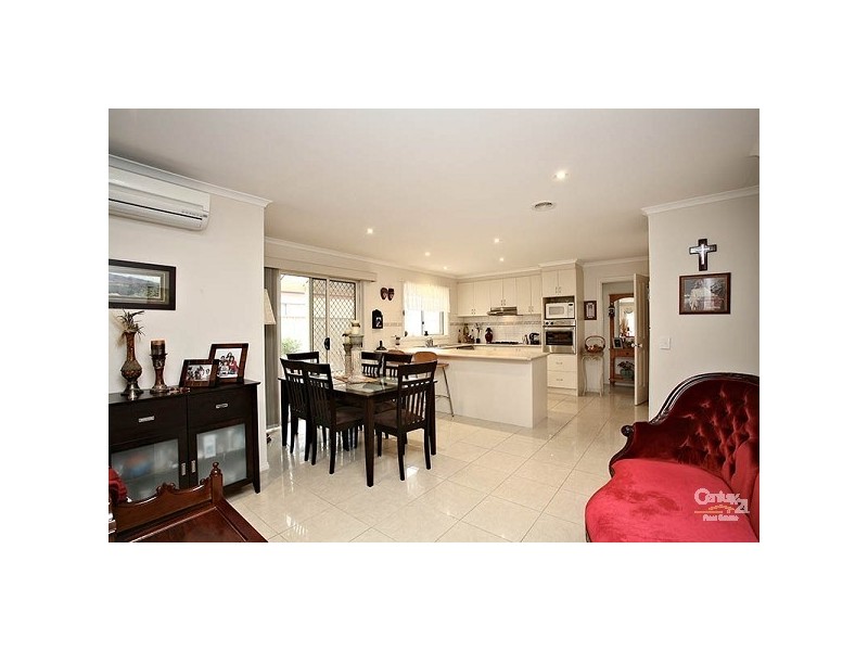 12 Mosman Way, Craigieburn VIC 3064