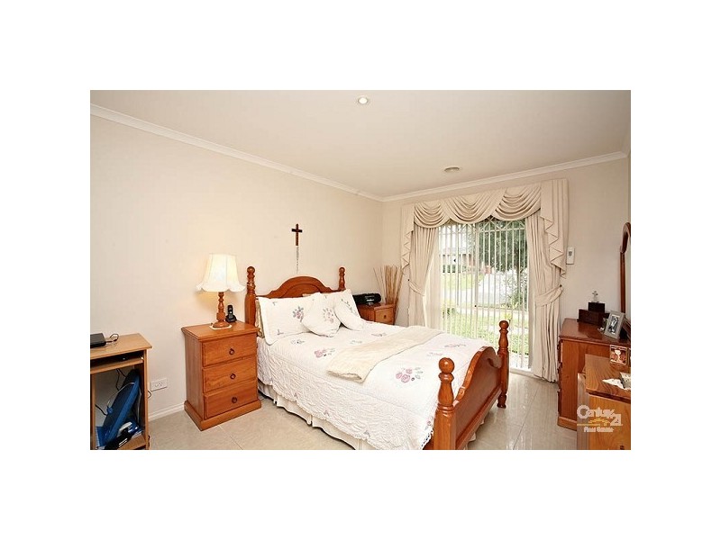 12 Mosman Way, Craigieburn VIC 3064