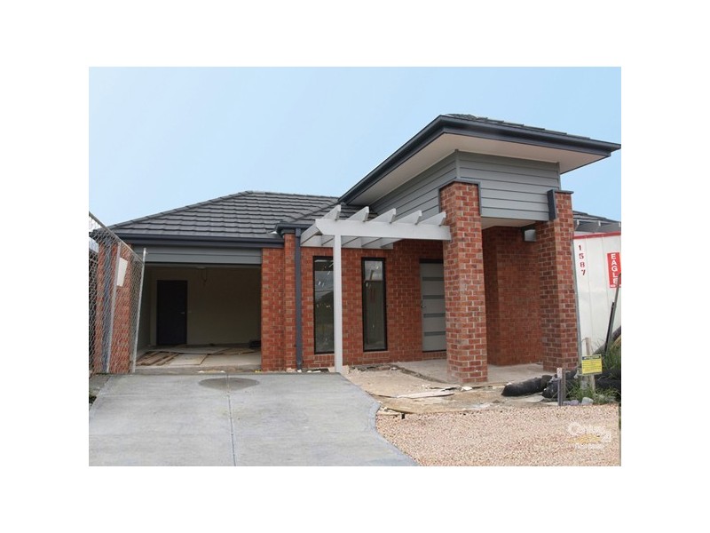 6 Clarendon Avenue, Craigieburn VIC 3064