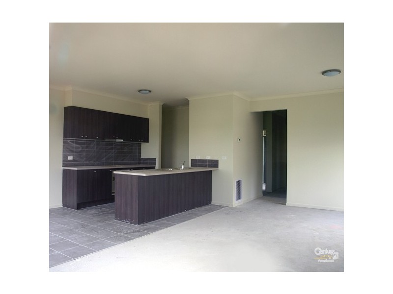 6 Clarendon Avenue, Craigieburn VIC 3064