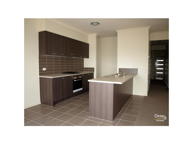 6  Clarendon Avenue, Craigieburn VIC 3064