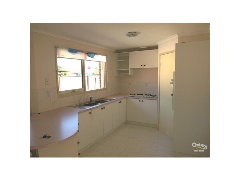 3 Yarcombe Crescent, Craigieburn VIC 3064