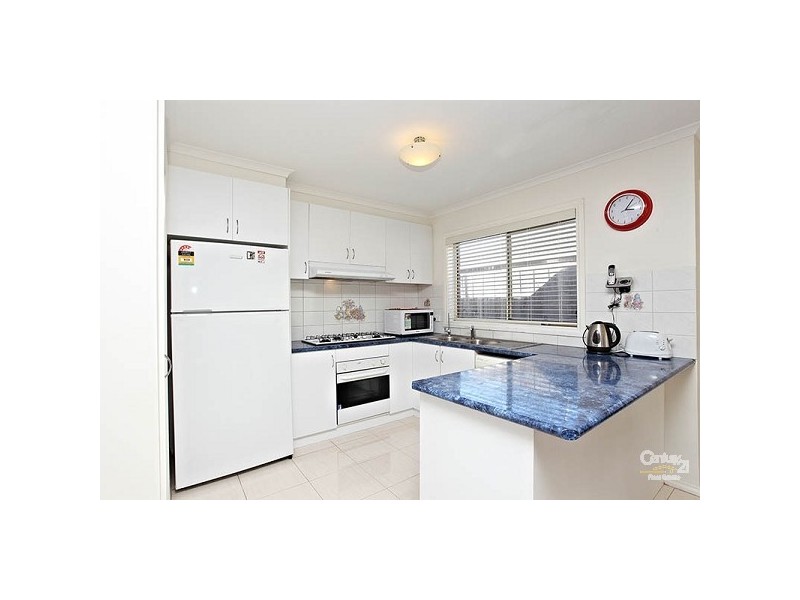 24 Pecos Place, Roxburgh Park VIC 3064