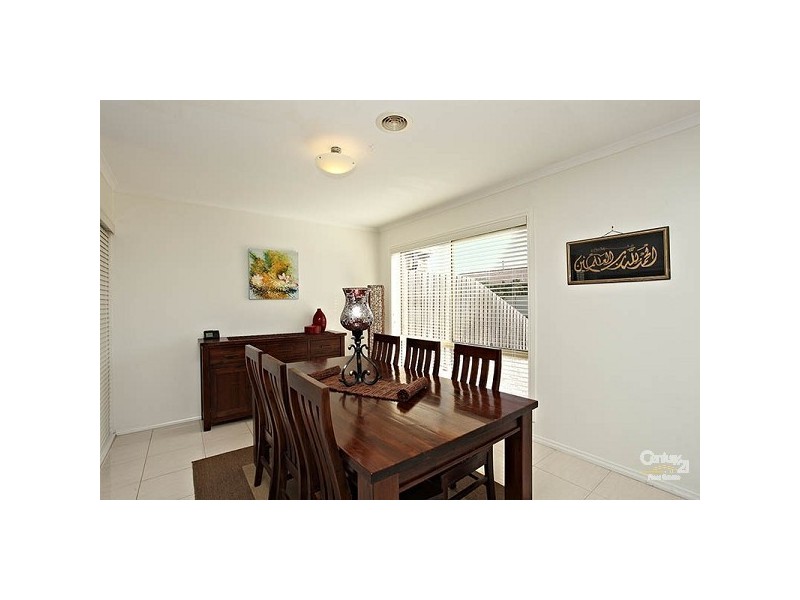 24 Pecos Place, Roxburgh Park VIC 3064