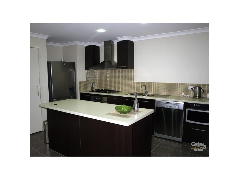 11 Broadway Street, Roxburgh Park VIC 3064