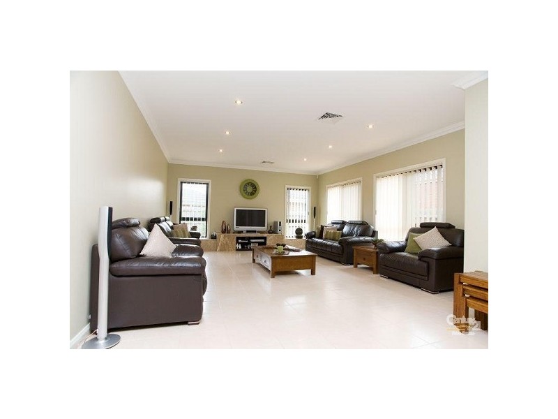 132 Hayfield Road, Roxburgh Park VIC 3064