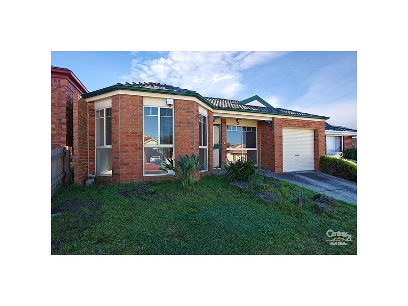 15 Pinnock Ave, Roxburgh Park VIC 3064