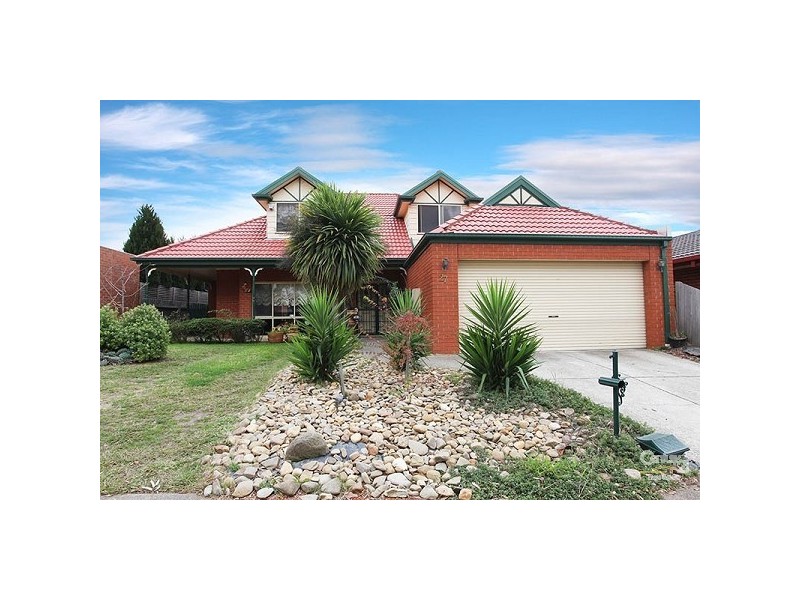27 McKenzie Crescent, Roxburgh Park VIC 3064