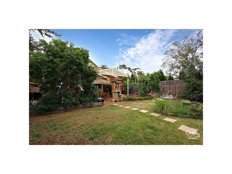 27 McKenzie Crescent, Roxburgh Park VIC 3064