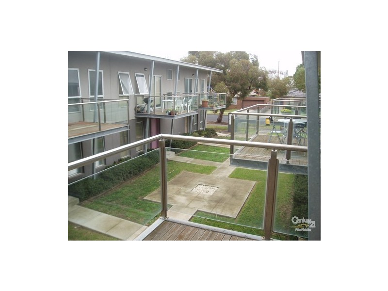 4/24 Noordenne Avenue, Altona VIC 3018