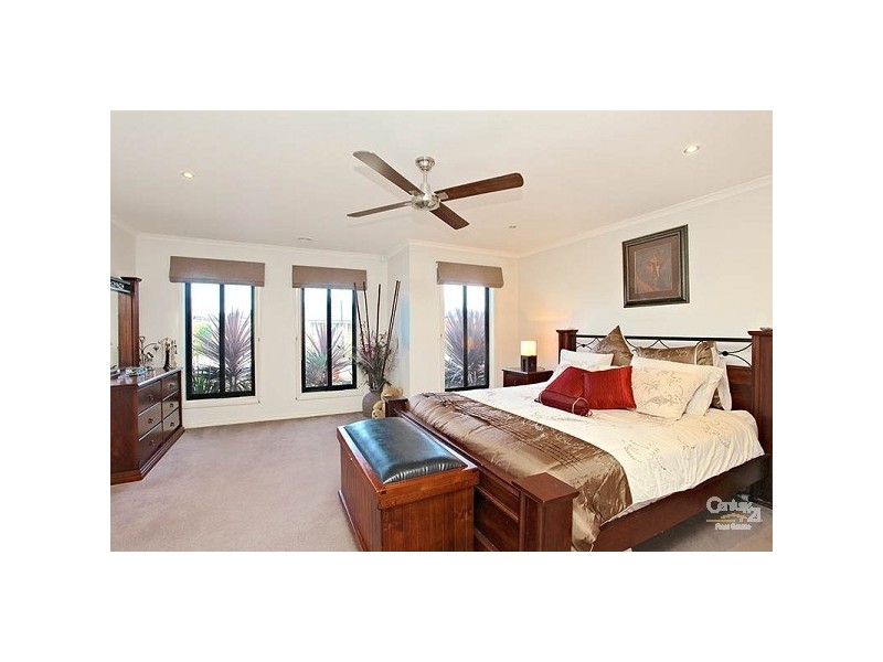 6 Pinevalley Rise, Craigieburn VIC 3064