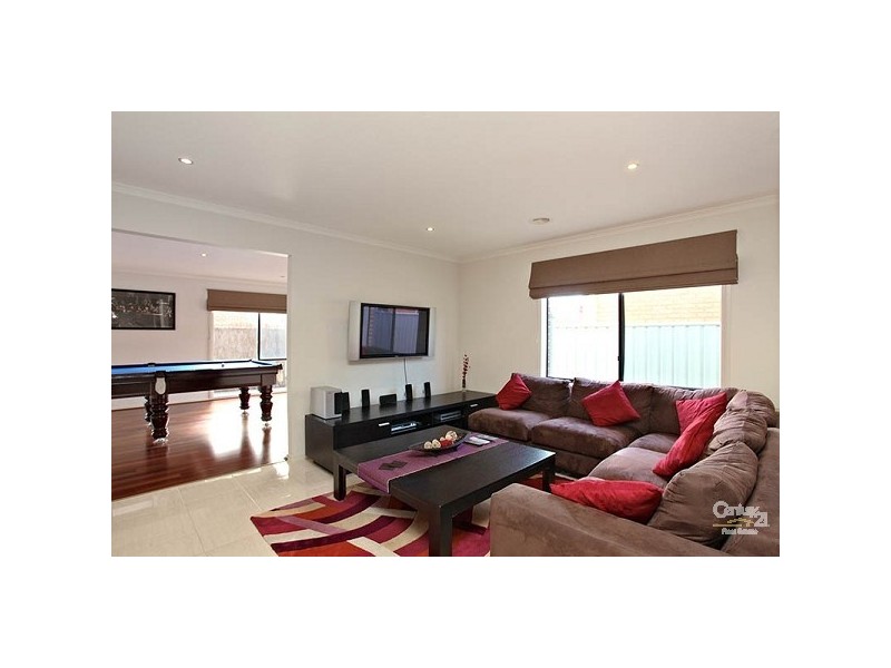 6 Pinevalley Rise, Craigieburn VIC 3064