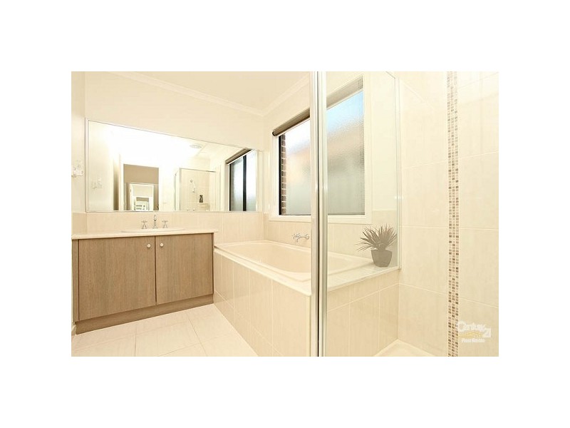 6 Pinevalley Rise, Craigieburn VIC 3064