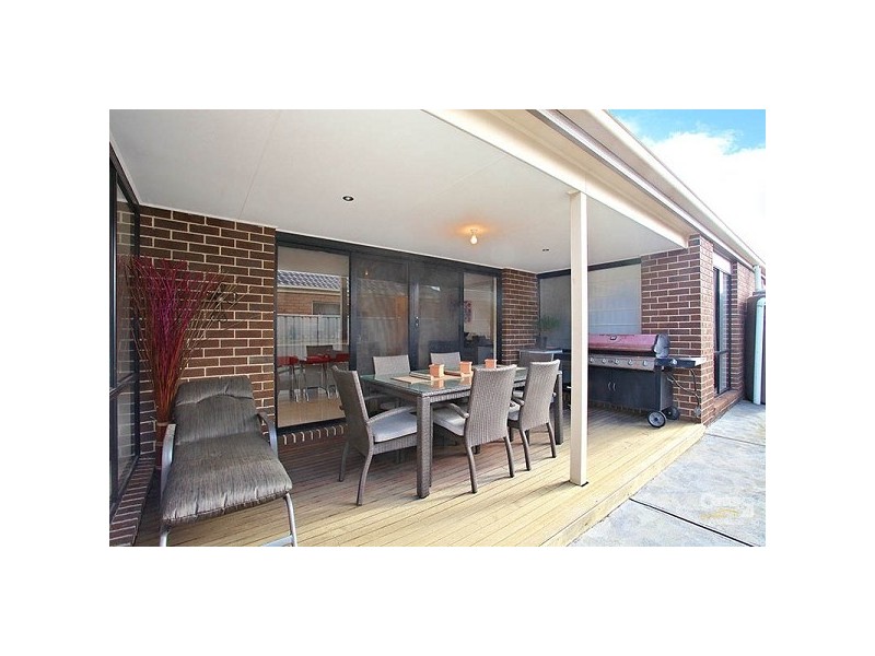 6 Pinevalley Rise, Craigieburn VIC 3064