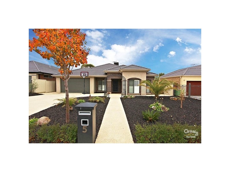 5 Laguna Place, Craigieburn VIC 3064