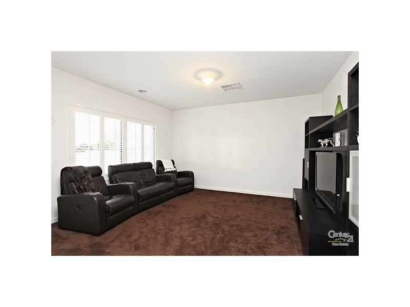 5 Laguna Place, Craigieburn VIC 3064