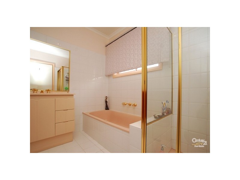 52 Nicholson Crescent, Meadow Heights VIC 3048