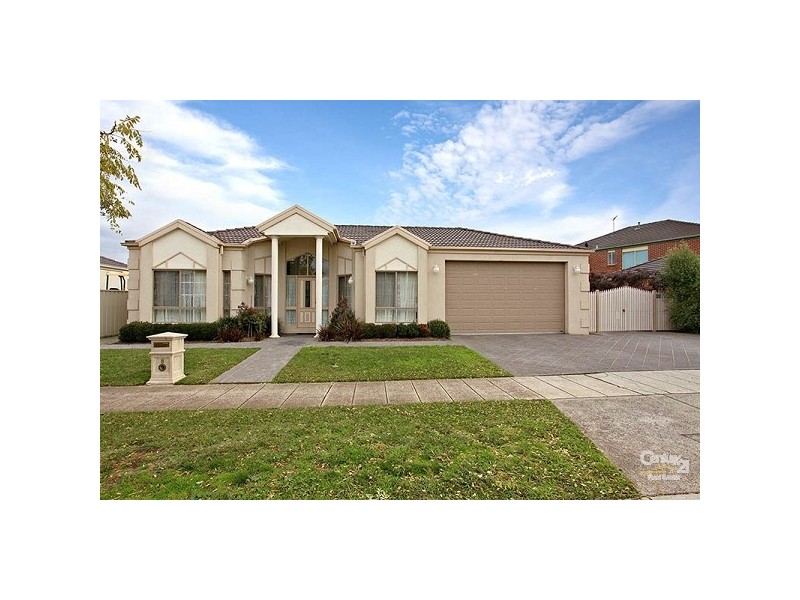 8 Lakes Drive, Craigieburn VIC 3064