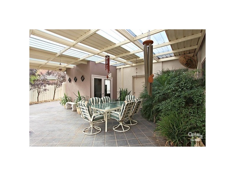 8 Lakes Drive, Craigieburn VIC 3064