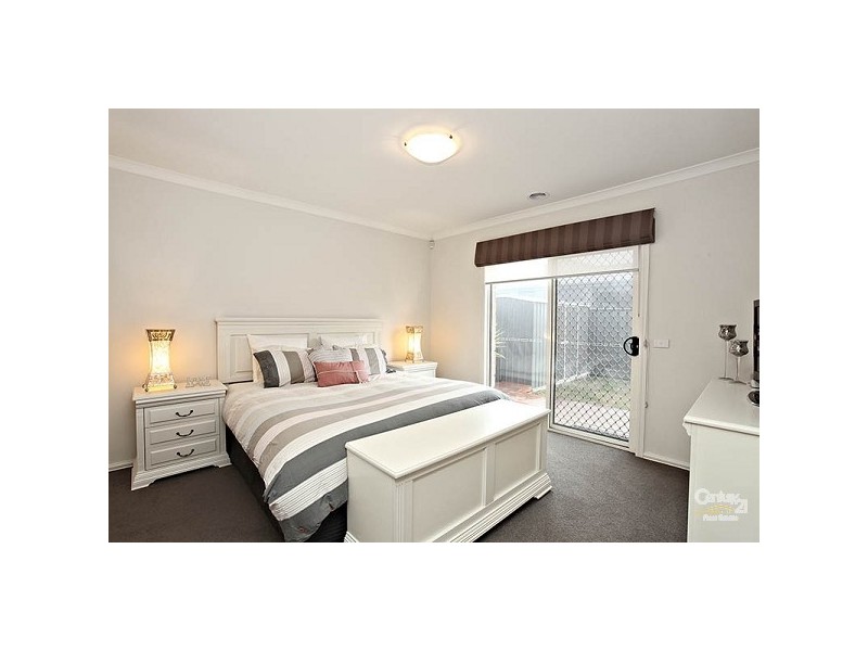 22 Ebony Circuit, Craigieburn VIC 3064