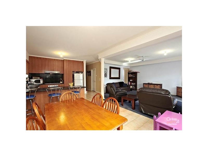 24 Thames Way, Roxburgh Park VIC 3064