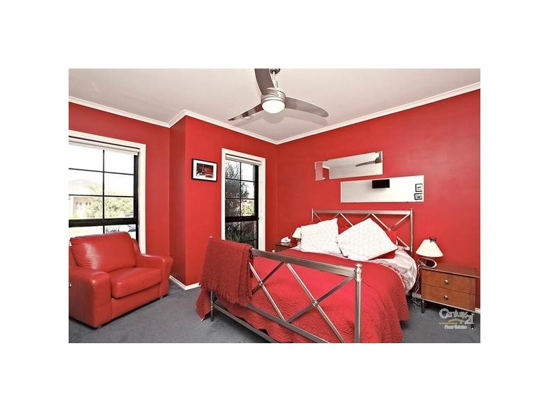 24 Thames Way, Roxburgh Park VIC 3064