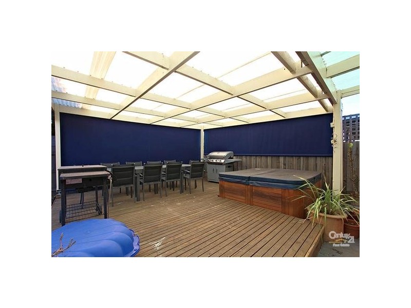 24 Thames Way, Roxburgh Park VIC 3064