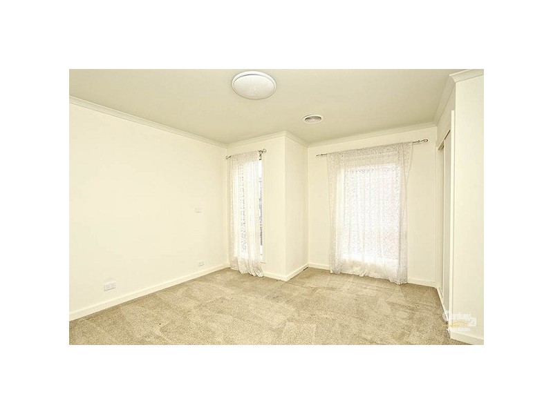 Roxburgh Park VIC 3064