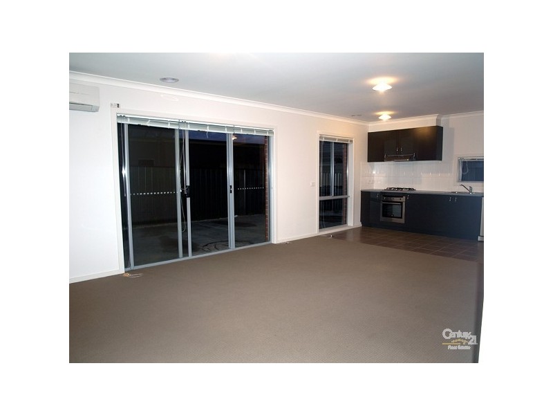 8 Lambourne Place, Craigieburn VIC 3064
