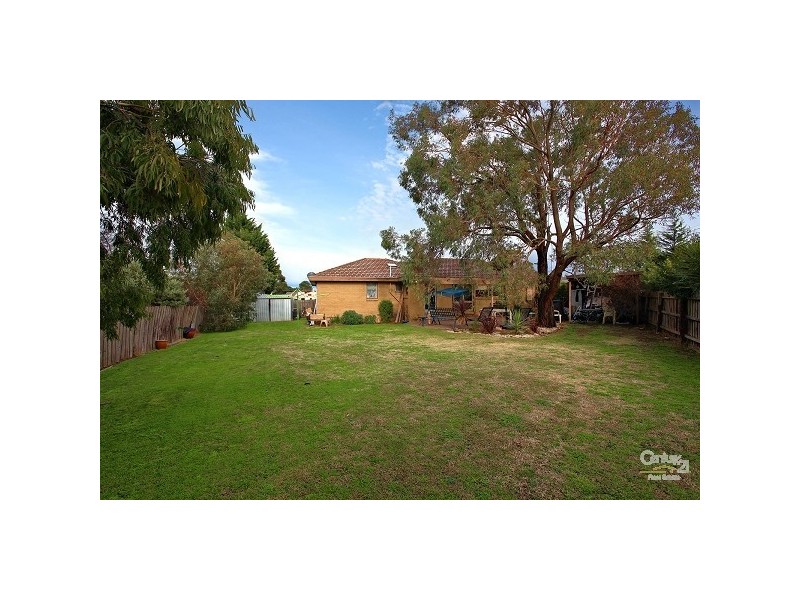 8 Durham Close, Craigieburn VIC 3064