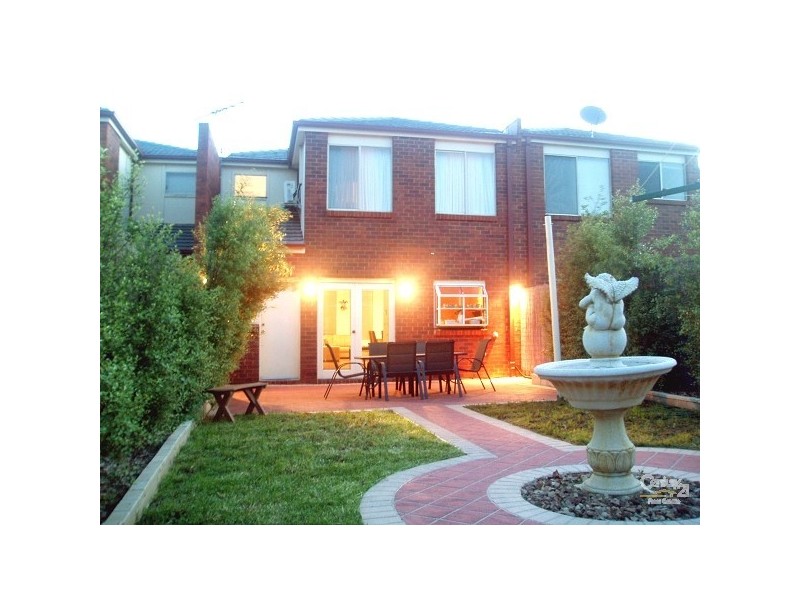 38 Athol Avenue, Roxburgh Park VIC 3064