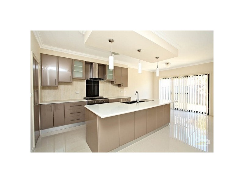 11 Northumberland Ave, Craigieburn VIC 3064