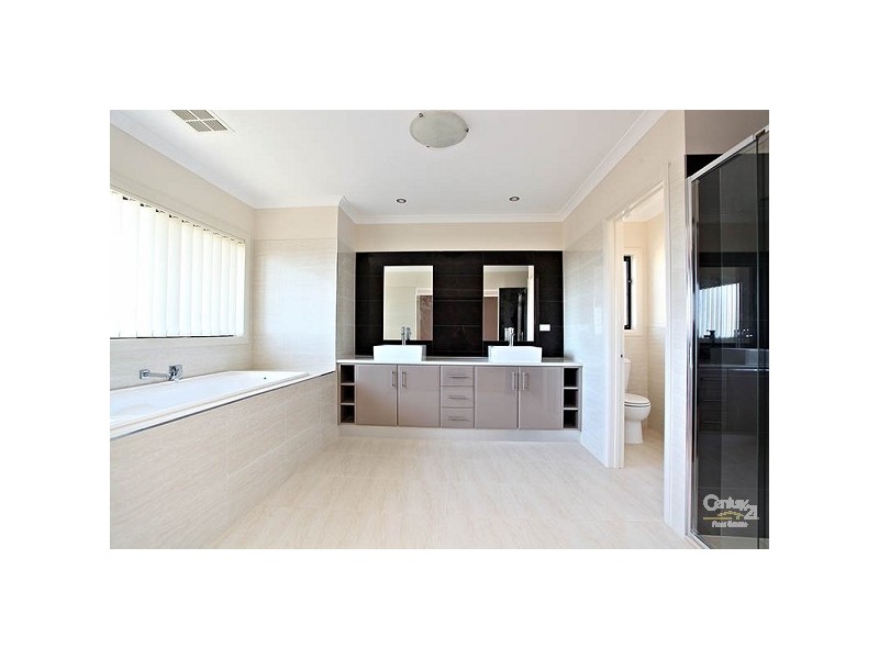 11 Northumberland Ave, Craigieburn VIC 3064