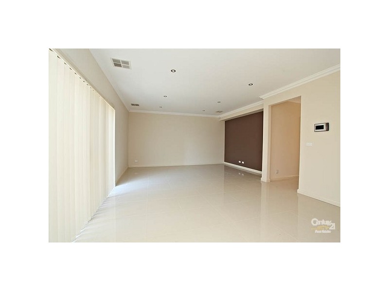 11 Northumberland Ave, Craigieburn VIC 3064