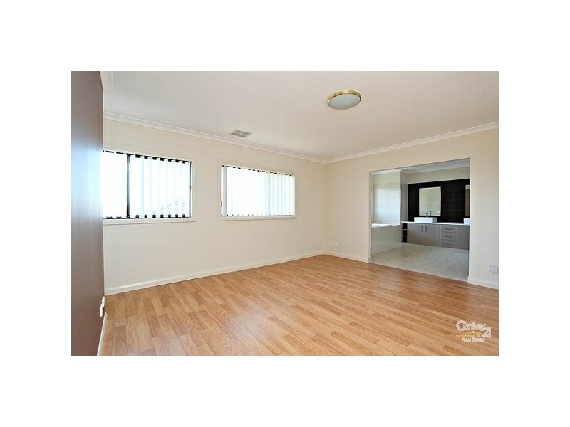 11 Northumberland Ave, Craigieburn VIC 3064