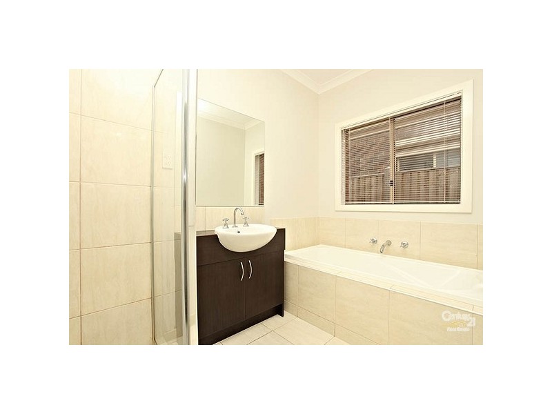 10 Taransay Way, Craigieburn VIC 3064