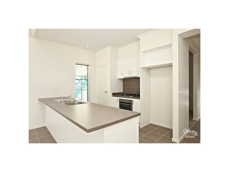 31 Clarendon Ave, Craigieburn VIC 3064