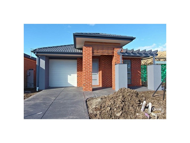31 Clarendon Ave, Craigieburn VIC 3064