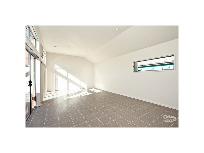 31 Clarendon Ave, Craigieburn VIC 3064