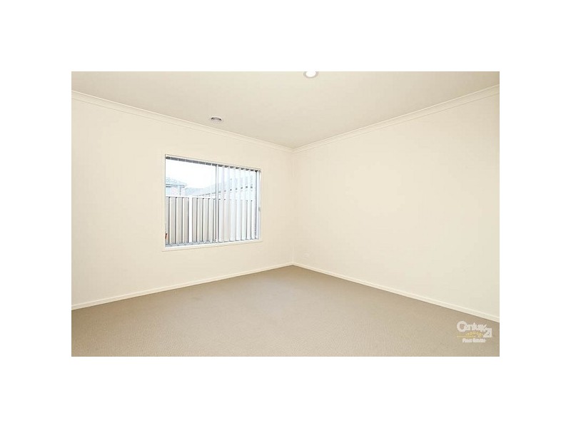 31 Clarendon Ave, Craigieburn VIC 3064