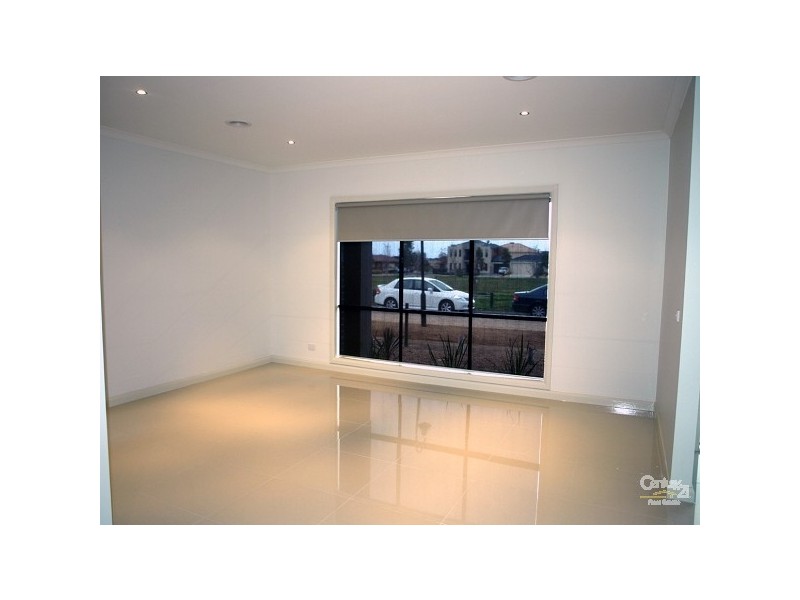 14 Brookvale Court, Roxburgh Park VIC 3064