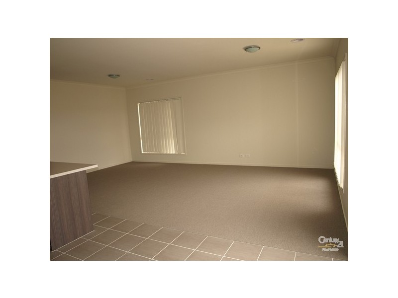 6 Clarendon Avenue, Craigieburn VIC 3064